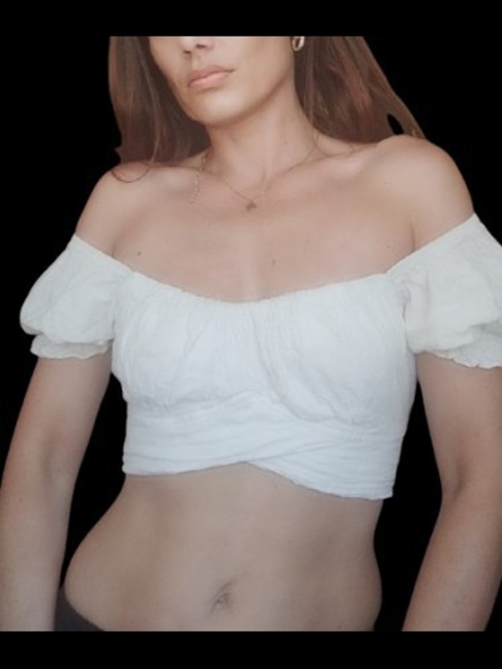 Off-Shoulder White Crop Top with Puff Sleeves